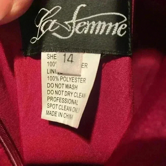 NEW La Femme Wine Red Sleeveless V-Neck High Leg Slit A-Line Gown size 14 - Picture 7 of 9